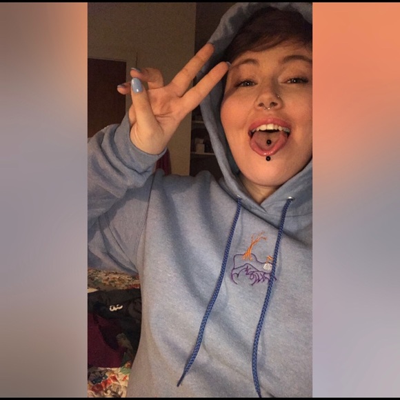 Meet your Posher, Em - Picture 2 of 3